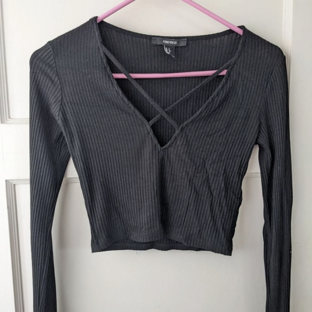 Forever 21 cropped v-neck top